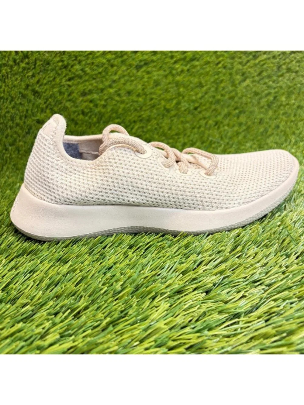 Allbirds Tree Runner Womens Size 6 Natural White Athletic Running Shoes Sneakers
